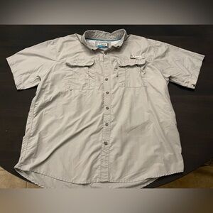 ✅ Magellan Outdoor fishing shirt size XXL in gray, lightweight fast dry fabric.